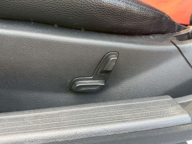 2013 C-CLASS SEDAN W204 【C250】方向盤快控鍵 定速巡航 電動天窗 電動座椅  第7張相片