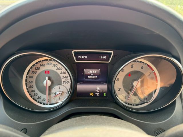 2015 M-Benz CLA-Class CLA200  方向盤快控鍵  換檔撥片  定速巡航  HID頭燈  第5張相片