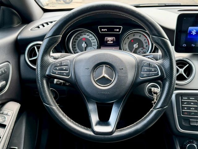 2015 M-Benz CLA-Class CLA200  方向盤快控鍵  換檔撥片  定速巡航  HID頭燈  第6張相片