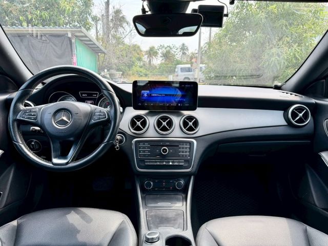 2015 M-Benz CLA-Class CLA200  方向盤快控鍵  換檔撥片  定速巡航  HID頭燈  第10張相片