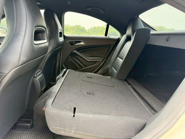 2015 M-Benz CLA-Class CLA200  方向盤快控鍵  換檔撥片  定速巡航  HID頭燈  第12張相片