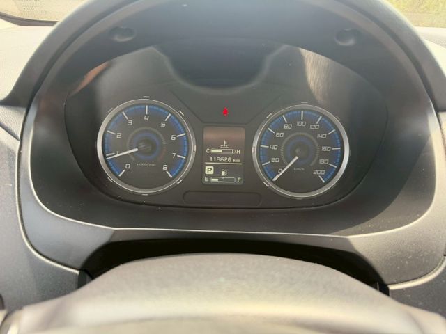 2021 Mitsubishi CMC Zinger 2.4 方向快控鍵   定速  光感應自動頭燈 頭燈水平調整  第3張相片