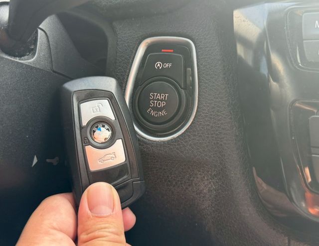 2013 BMW 3-Series Sedan 316i 總代理  免鑰匙 HID頭燈 方向盤快控鍵 恆溫空調  第6張相片