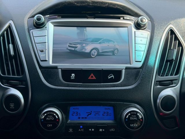 2012 Hyundai ix35 2.4  4WD 車頂行李架 方向盤快控鍵 恆溫空調 定速巡航 循跡防滑  第7張相片