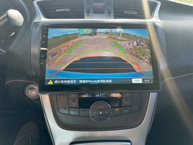 2016 Nissan Sentra Aero 1.8 旗艦版  免鑰匙啟動  方向盤快控鍵 恆溫空調 定速巡航  第8張相片