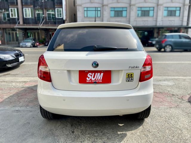 2012 SKODA FABIA 1.6  5人座掀背車/原版/一手車/認證/大空間  第3張相片
