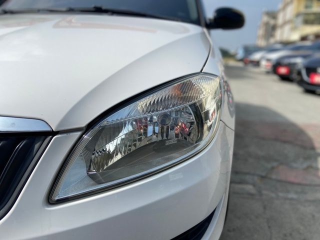 2012 SKODA FABIA 1.6  5人座掀背車/原版/一手車/認證/大空間  第5張相片
