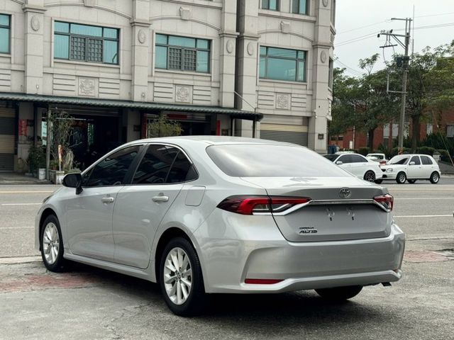 2020 Toyota Corolla Altis 1.8豪華  方向盤快控鍵 恆溫空調  定速巡航 循跡防滑  第2張相片