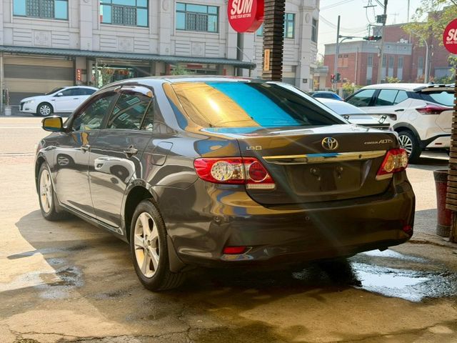 2013 Toyota Corolla Altis 1.8 E經典版 方向盤快控鍵 定速巡航 恆溫空調 電動天窗  第2張相片