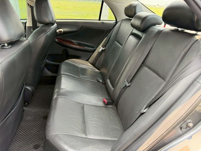 2011 Toyota Corolla Altis 1.8 恆溫空調 定速巡航 電動摺疊後視鏡  第10張相片