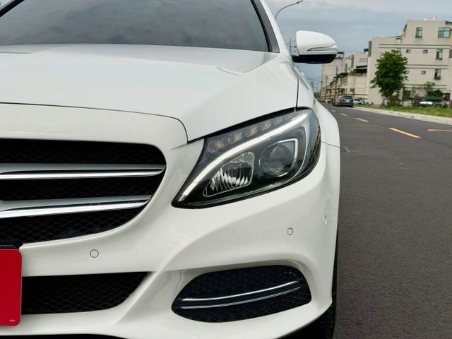 2015 M-Benz C-Class Sedan C200  免鑰匙啟動 方向盤快控鍵 定速巡航 恆溫空調  第3張相片
