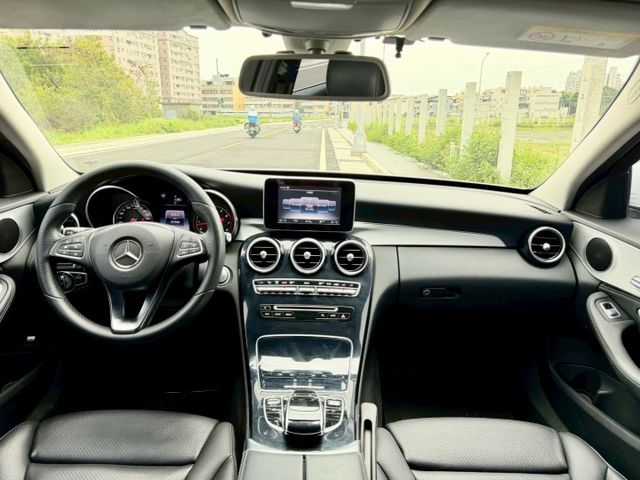 2015 M-Benz C-Class Sedan C200  免鑰匙啟動 方向盤快控鍵 定速巡航 恆溫空調  第9張相片