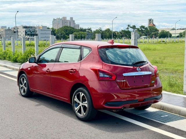 2018 Nissan Tiida 5D 旗艦版 免鑰匙 定速巡航 恆溫空調 方向盤快控鍵 胎壓監控  環景  第2張相片