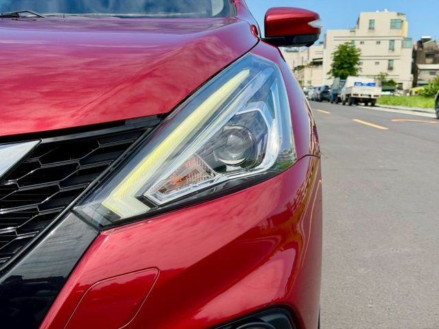2018 Nissan Tiida 5D 旗艦版 免鑰匙 定速巡航 恆溫空調 方向盤快控鍵 胎壓監控  環景  第3張相片
