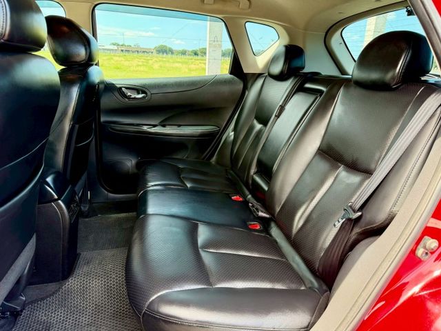 2018 Nissan Tiida 5D 旗艦版 免鑰匙 定速巡航 恆溫空調 方向盤快控鍵 胎壓監控  環景  第12張相片