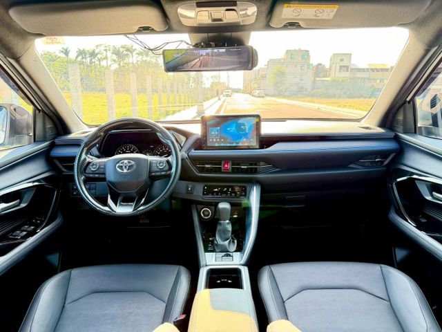 2024 Toyota Yaris Cross 1.5酷動版 免KEY 方向盤快控鍵 恆溫空調 循跡防滑 胎壓監控  第10張相片