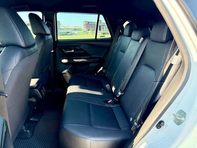 2024 Toyota Yaris Cross 1.5酷動版 免KEY 方向盤快控鍵 恆溫空調 循跡防滑 胎壓監控  第11張相片