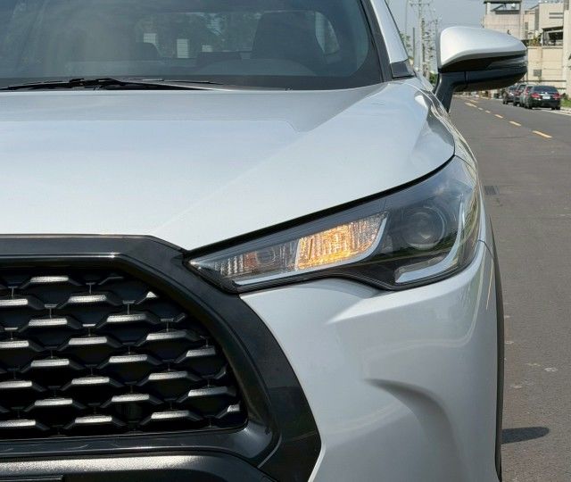 2022 Toyota Corolla Cross 1.8豪華 免鑰匙 恆溫空調 定速巡航 方向盤快控鍵 車道偏離警示  第3張相片