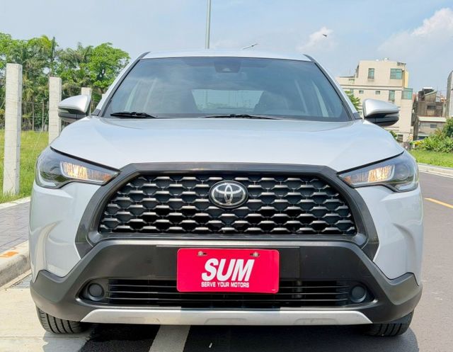 2022 Toyota Corolla Cross 1.8豪華 免鑰匙 恆溫空調 定速巡航 方向盤快控鍵 車道偏離警示  第5張相片