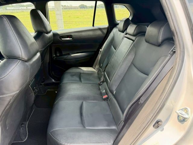 2022 Toyota Corolla Cross 1.8豪華 免鑰匙 恆溫空調 定速巡航 方向盤快控鍵 車道偏離警示  第13張相片