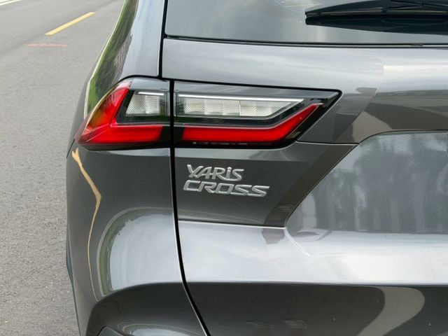 2024 Toyota Yaris Cross 1.5酷動版 免KEY 方向盤快控鍵 定速巡航 恆溫空調 循跡防滑  第4張相片