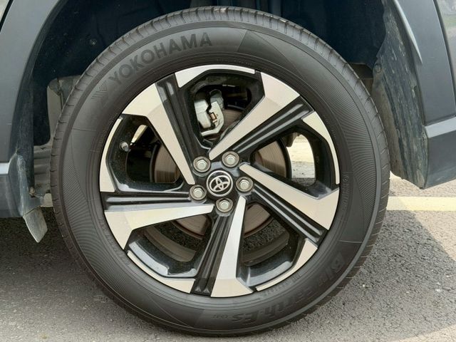 2024 Toyota Yaris Cross 1.5酷動版 免KEY 方向盤快控鍵 定速巡航 恆溫空調 循跡防滑  第14張相片