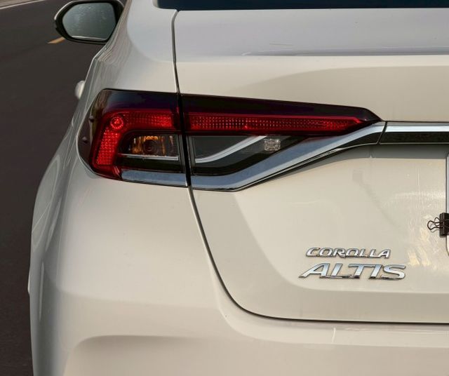 2020 Toyota Corolla Altis 1.8 定速巡航 方向盤快控鍵 恆溫空調 胎壓監控  第4張相片
