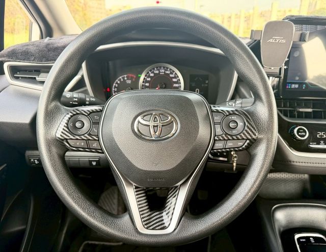 2020 Toyota Corolla Altis 1.8 定速巡航 方向盤快控鍵 恆溫空調 胎壓監控  第6張相片