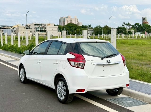 2015 Toyota Yaris 1.5 經典  省油 耐開 好停車 代步車 通勤車  新手 首選之一  第2張相片