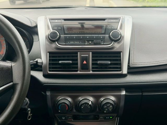 2015 Toyota Yaris 1.5 經典  省油 耐開 好停車 代步車 通勤車  新手 首選之一  第8張相片