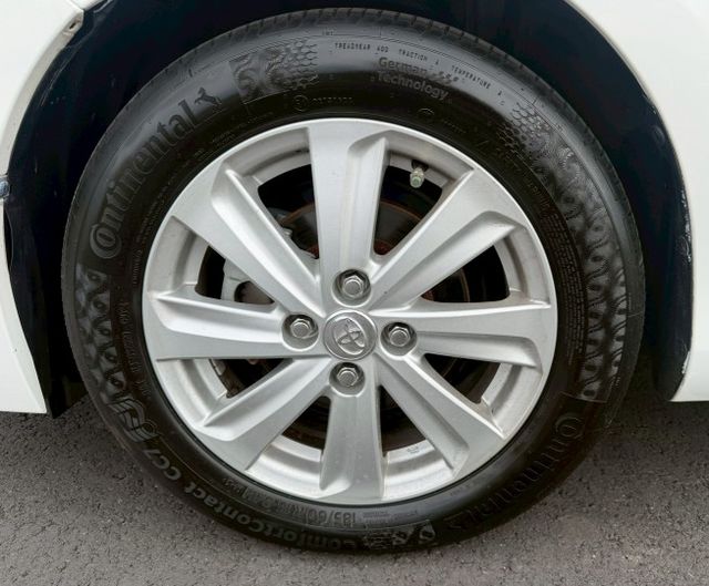 2015 Toyota Yaris 1.5 經典  省油 耐開 好停車 代步車 通勤車  新手 首選之一  第12張相片