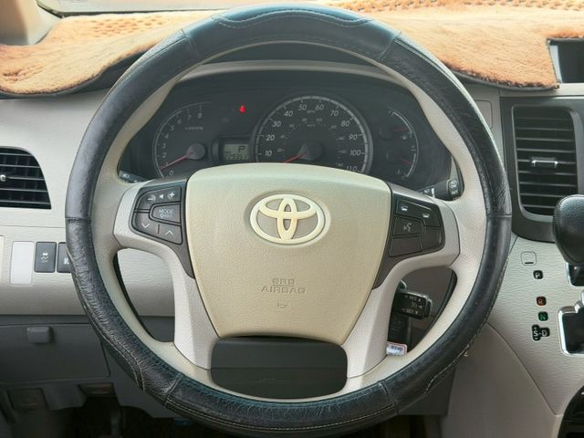 2012 Toyota SIENNA 3.5 八人座 雙側電動滑門 車頂行李架 定速巡航 多功能方向盤  第5張相片