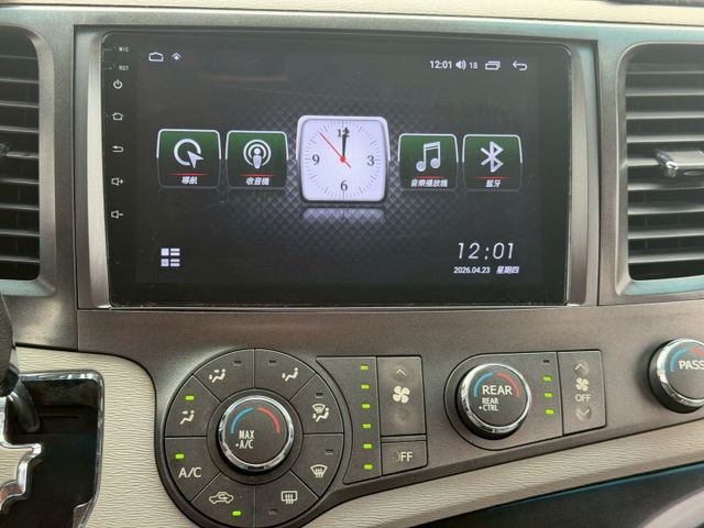 2012 Toyota SIENNA 3.5 八人座 雙側電動滑門 車頂行李架 定速巡航 多功能方向盤  第6張相片