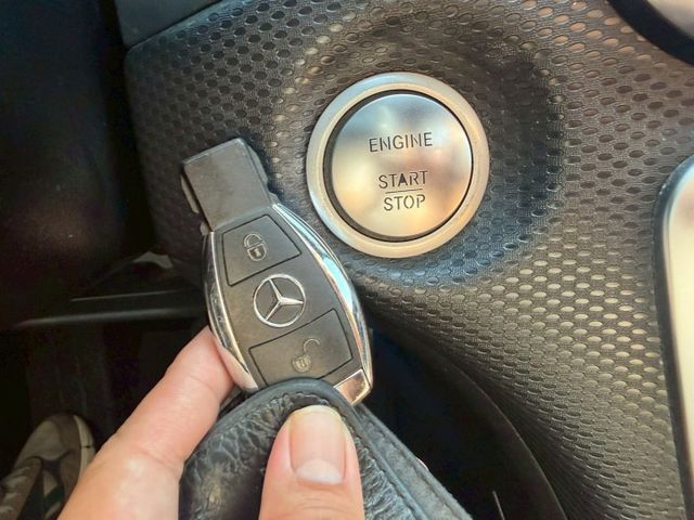 2017 M-Benz A-Class A180 方向盤快控鍵  恆溫空調  定速巡航  駕駛座位置記憶 電動座椅  第7張相片