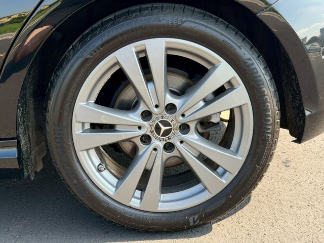2017 M-Benz A-Class A180 方向盤快控鍵  恆溫空調  定速巡航  駕駛座位置記憶 電動座椅  第13張相片