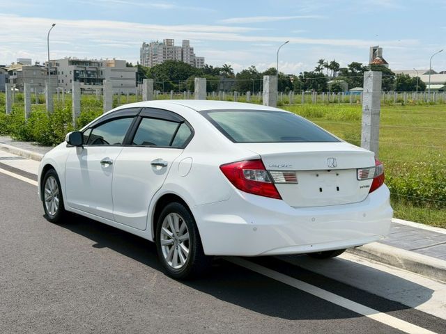 2012 Honda Civic 1.8 VTi-S  方向盤快控鍵  恆溫空調  定速巡航  換檔撥片 電動天窗  第2張相片