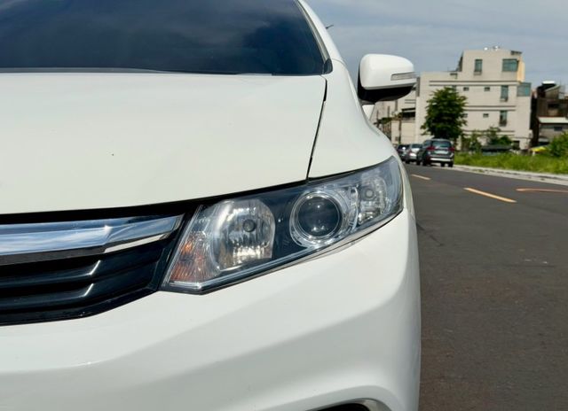 2012 Honda Civic 1.8 VTi-S  方向盤快控鍵  恆溫空調  定速巡航  換檔撥片 電動天窗  第3張相片