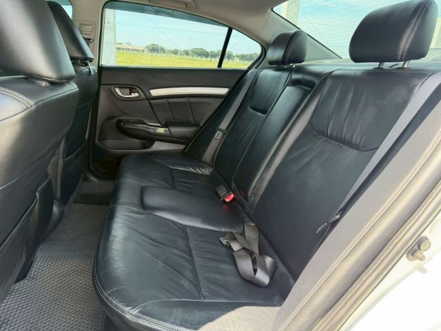 2012 Honda Civic 1.8 VTi-S  方向盤快控鍵  恆溫空調  定速巡航  換檔撥片 電動天窗  第12張相片
