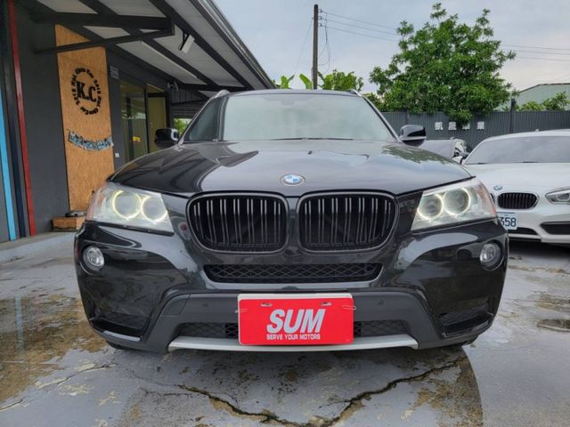 BMW F25 X3 28i 15萬多公里 方向盤快撥鍵、換檔撥片、恆溫、中控螢幕、全景天窗、電動尾門、車側踏板  第3張相片