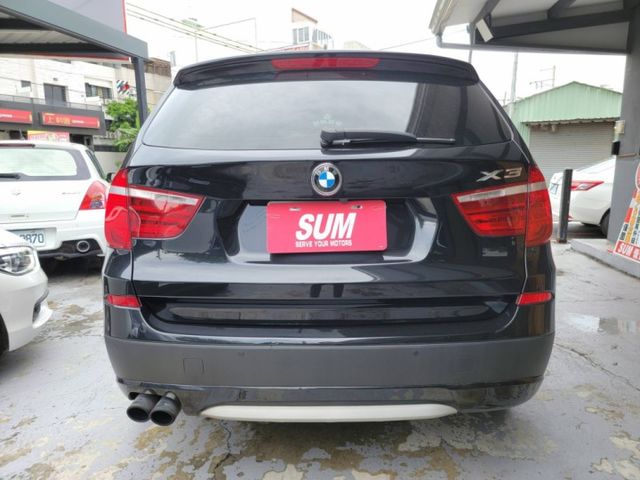 BMW F25 X3 28i 15萬多公里 方向盤快撥鍵、換檔撥片、恆溫、中控螢幕、全景天窗、電動尾門、車側踏板  第5張相片