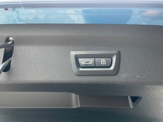 Apple car play，定速，影音主機（原廠升級高階EVO主機），自動停車，免鑰匙系統，HK音響，抬顯  第9張相片