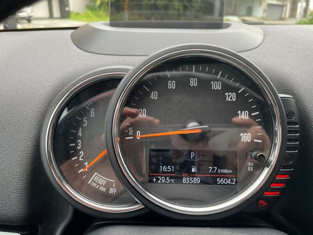 Apple car play，定速，影音主機（原廠升級高階EVO主機），自動停車，免鑰匙系統，HK音響，抬顯  第16張相片