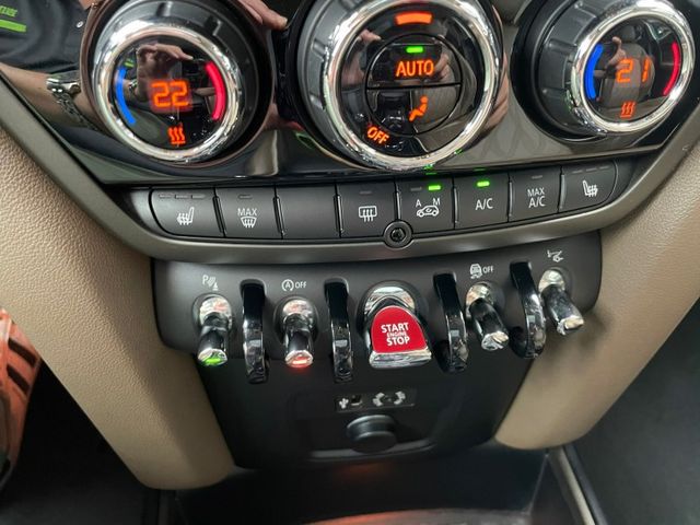 Apple car play，定速，影音主機（原廠升級高階EVO主機），自動停車，免鑰匙系統，HK音響，抬顯  第19張相片
