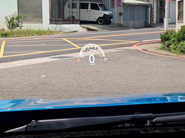 正七人座，免鑰匙系統，ACC跟車，環景系統，HUD抬頭顯示器，全景天窗，尾門坡道，車極新 價差大！  第15張相片