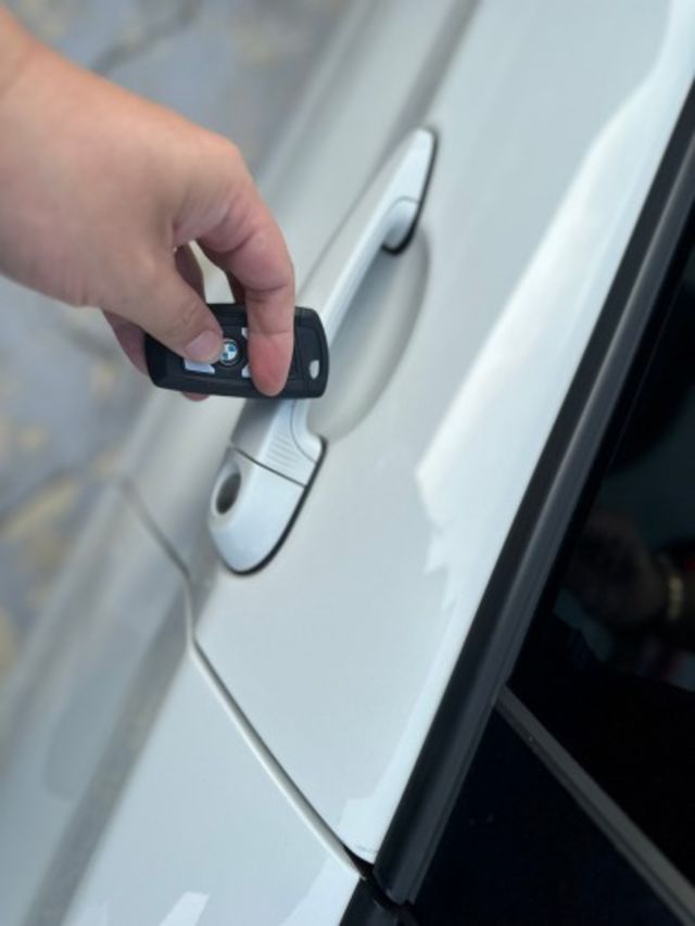 里程保證、原版件、電動記憶座椅、定速，免鑰匙系統，車道偏移輔助系統、倒車影像，行車記錄器、主動安全預防系統、ISOFIX  第8張相片
