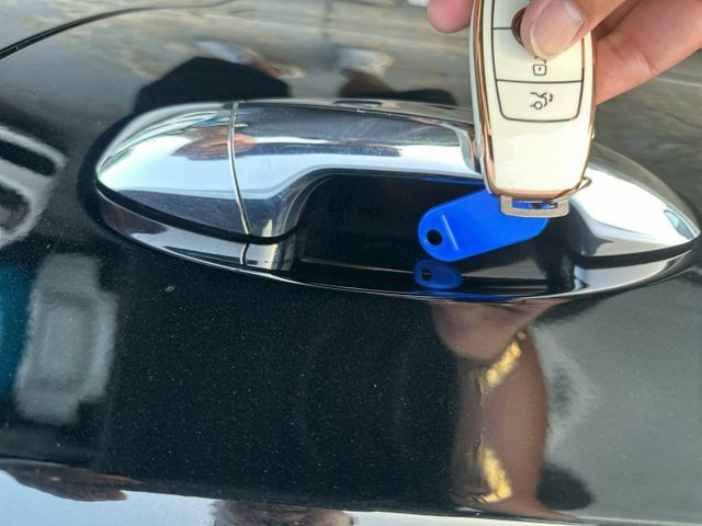 前後GLE63空力套件、多光束智慧頭燈、免鑰匙系統（摸門）、氣氛燈、四驅、Burmester音響、全景天窗、盲點偵測、加  第18張相片