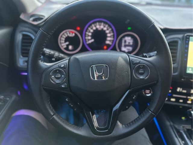 原版件、原廠Modulo空力套件、恆溫系統、LED頭燈、車頂行李架、定速、多功能主機、衛星導航、後座出風口、免鑰匙啟動車  第11張相片