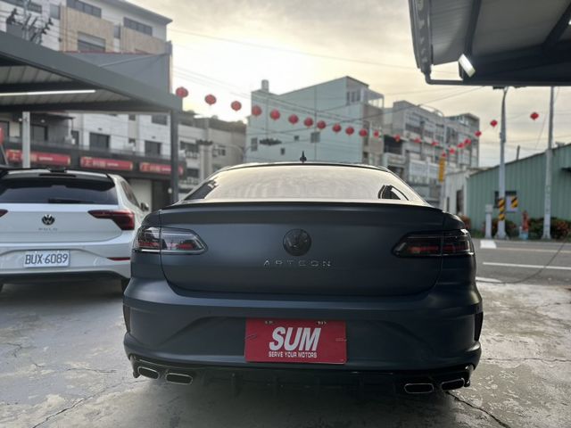 原版件、全原廠保養、原廠R-line 套件、IQ.DRIVE智能輔助駕駛套件（ACC)、H/K480W環繞音響、運動化黑  第5張相片