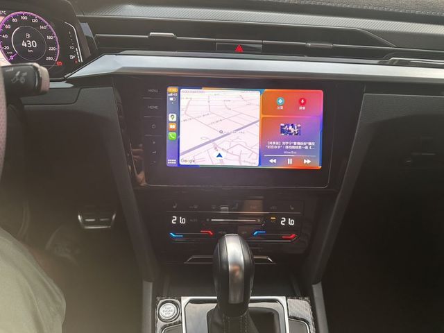 原版件、全原廠保養、原廠R-line 套件、IQ.DRIVE智能輔助駕駛套件（ACC)、H/K480W環繞音響、運動化黑  第17張相片