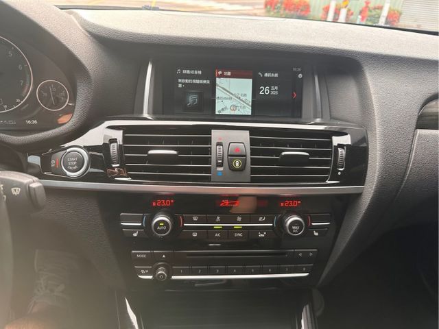 原廠M40i套件、360P、5AT輔助駕駛套件（ACC)、H/K環繞音響、運動化黑頂棚、環景系統、Car Play  第12張相片